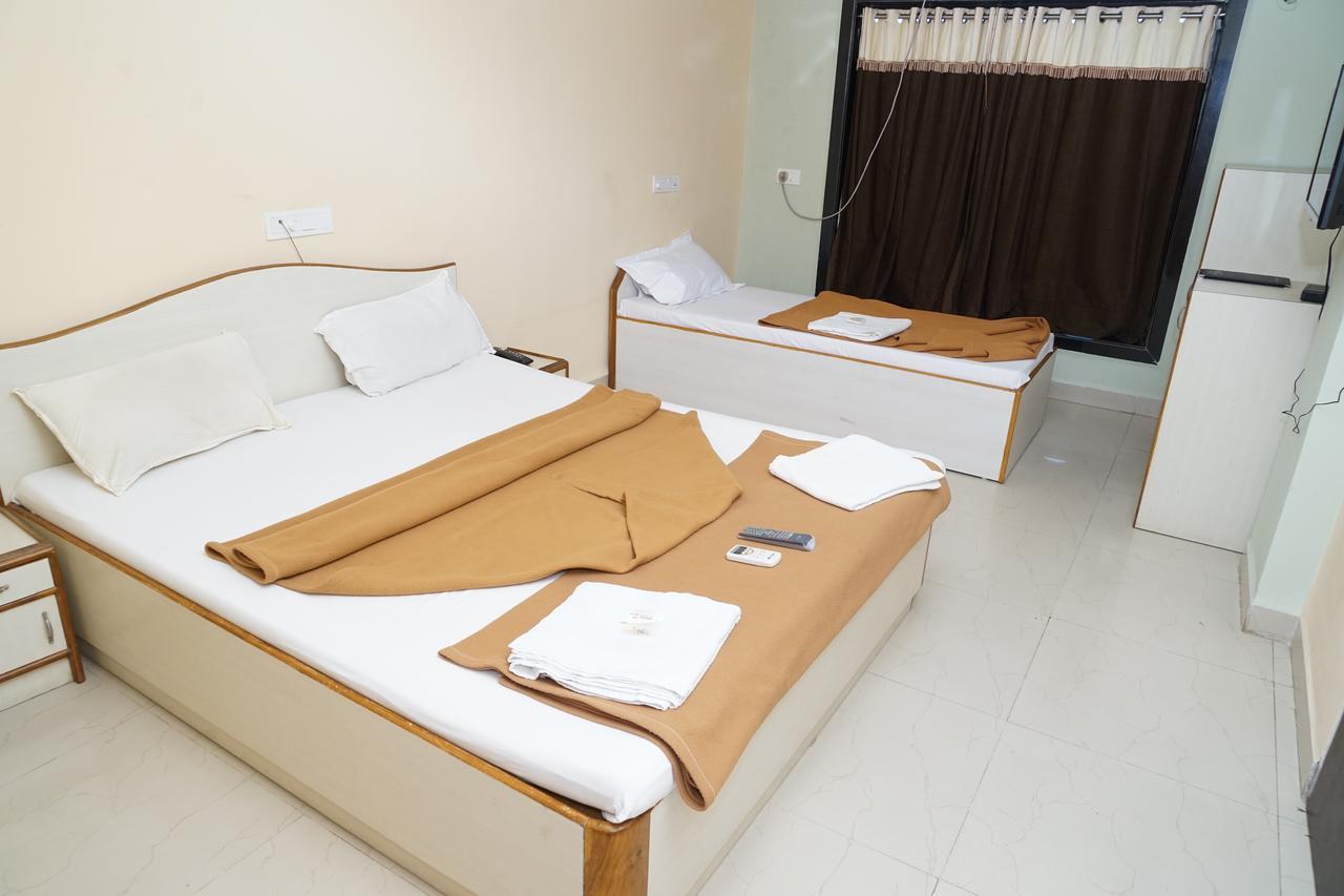 Hotel Umesh ダマン エクステリア 写真