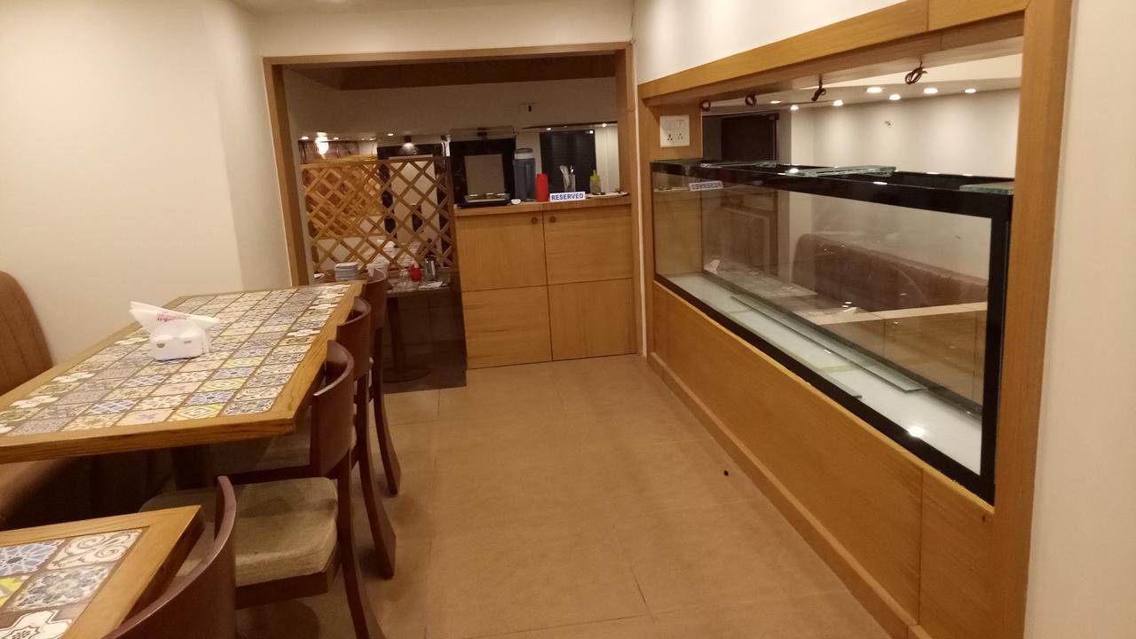 Hotel Umesh ダマン エクステリア 写真