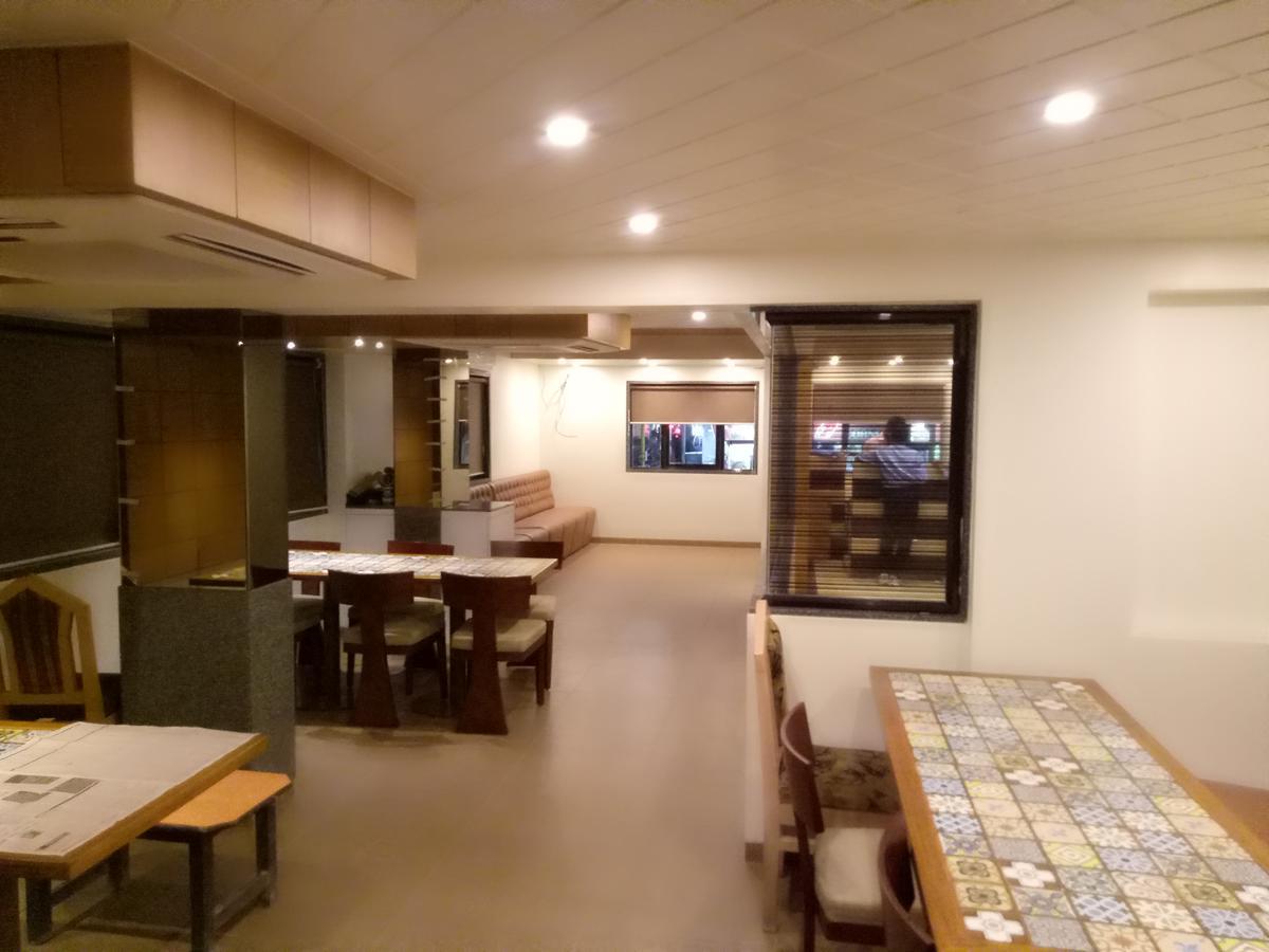 Hotel Umesh ダマン エクステリア 写真