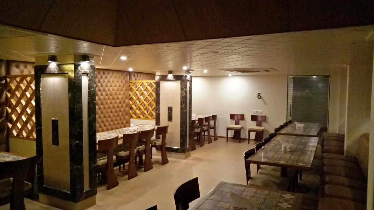 Hotel Umesh ダマン エクステリア 写真